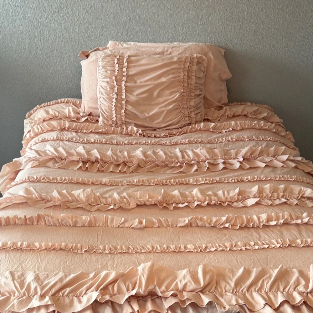 Luxurious Blush Ruffled Comforter Set
